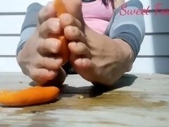 She definitely know how to squash an orange with her sexy Feet